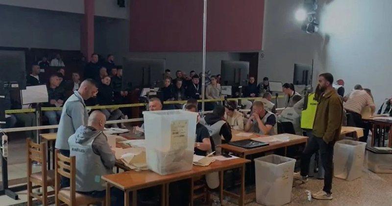 Votat preferenciale në Tiranë, kryesojnë Gonxhja, Xhafaj e Alimehmeti. Mbeten jashtë Kuvendit Majko, Meta, Idrizi dhe Qori Votat preferenciale në Tiranë, kryesojnë Gonxhja, Xhafaj e Alimehmeti. Mbeten jashtë Kuvendit Majko, Meta, Idrizi dhe Qori
