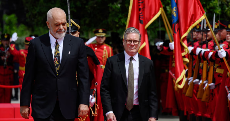 Edi Rama i kërkon kryeministrit Starmer zgjidhje për shqiptarët e regjistruar si shtetas të Kosovës në Angli Edi Rama i kërkon kryeministrit Starmer zgjidhje për shqiptarët e regjistruar si shtetas të Kosovës në Angli