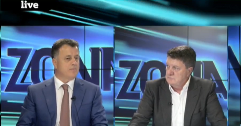 Firmosi kontratën 6 mln dollarë, Flamur Noka nuk e di nëse Berishës do i hiqet non grata: Sulmon Këshilltaren e Lartë për Efiçencë dhe Përgjegjësi të SHBA-së Yuri Kim nga padituria: Kimetja tani po han bar… Firmosi kontratën 6 mln dollarë, Flamur Noka nuk e di nëse Berishës do i hiqet non grata: Sulmon Këshilltaren e Lartë për Efiçencë dhe Përgjegjësi të SHBA-së Yuri Kim nga padituria: Kimetja tani po han bar…