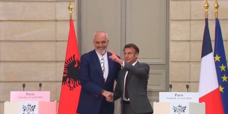 “Dua t’i qëndroj pranë dhe të mësoj prej tij”, Rama-Macron: Ndihem mirë që drejtoj Shqipërinë në një moment kur Emmanuel është president i Francës