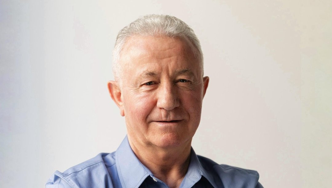 Pëllumb Seferi nga “5 Maj”: Me njerëzit, për njerëzit! Pëllumb Seferi nga “5 Maj”: Me njerëzit, për njerëzit!