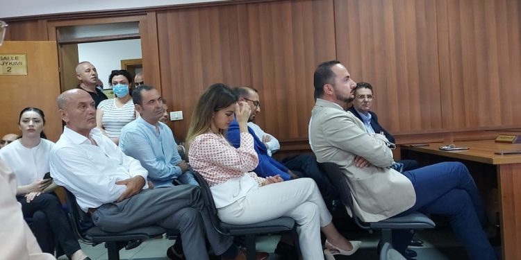 “Flet me dy standarde”?! Rama i përmend Salianjin, Grida Dumës: E meritoi arrestimin, mezi kam pritur… “Flet me dy standarde”?! Rama i përmend Salianjin, Grida Dumës: E meritoi arrestimin, mezi kam pritur…