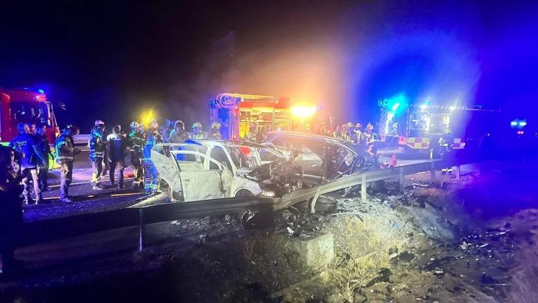 Po arratiseshin pas tentativës për grabitje në Spanjë, 3 shqiptarët përplasen me makinën e një oficeri! Humbin të gjithë jetën Po arratiseshin pas tentativës për grabitje në Spanjë, 3 shqiptarët përplasen me makinën e një oficeri! Humbin të gjithë jetën