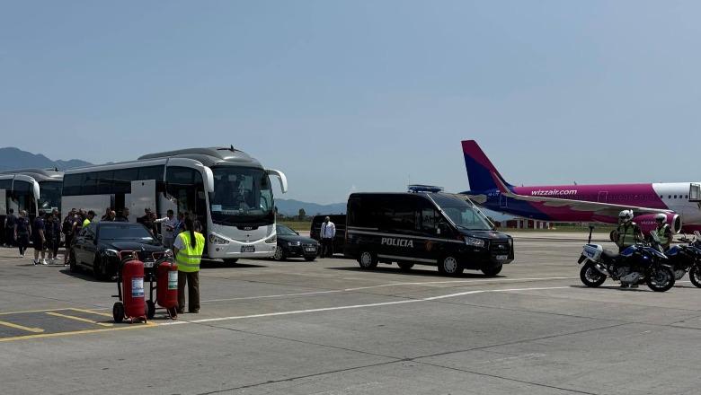 Me masa të forta sigurie dhe asnjë incident, kombëtarja e Serbisë largohet nga Shqipëria Me masa të forta sigurie dhe asnjë incident, kombëtarja e Serbisë largohet nga Shqipëria