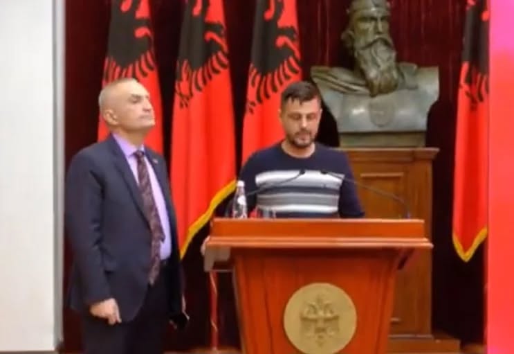 Fëmijët e Metës kompani pronash dhe udhëtimesh me biznesmenin që paraqiti Meta në Presidencë në vitin 2021 si i “përndjekur” nga patronazhistët! Në skenë del sërish gjyshe Fatimja Fëmijët e Metës kompani pronash dhe udhëtimesh me biznesmenin që paraqiti Meta në Presidencë në vitin 2021 si i “përndjekur” nga patronazhistët! Në skenë del sërish gjyshe Fatimja