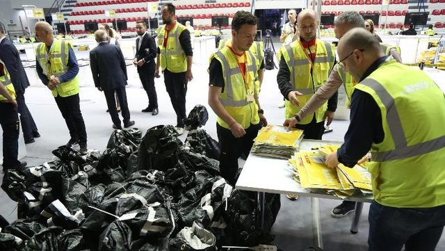 Vota e diasporës/ DHL: Procesi u realizua 92%, i pakompromentueshëm nga interesi financiar dhe politik! Vota e diasporës/ DHL: Procesi u realizua 92%, i pakompromentueshëm nga interesi financiar dhe politik!