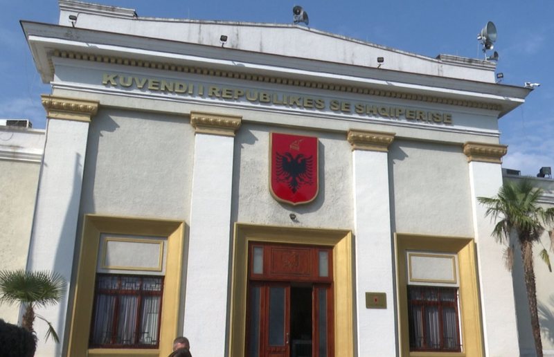 Për herë të parë në Shqipëri, fjalimet e deputetëve do të zbardhen nga Inteligjenca Artificiale Për herë të parë në Shqipëri, fjalimet e deputetëve do të zbardhen nga Inteligjenca Artificiale