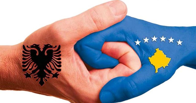 Kufijtë e identitetit: Shqiptarët e Kosovës dhe narrativa e “kombit kosovar” Kufijtë e identitetit: Shqiptarët e Kosovës dhe narrativa e “kombit kosovar”