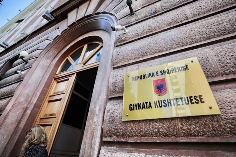 Gjyqtarët kërkuan rritje pagash! Vendimi i “marrë” nga Kushtetuesja bashkëpuntore, i kundërvihet Ramës: Nuk ndikohemi, jemi të pavarur nga politika në vendime Gjyqtarët kërkuan rritje pagash! Vendimi i “marrë” nga Kushtetuesja bashkëpuntore, i kundërvihet Ramës: Nuk ndikohemi, jemi të pavarur nga politika në vendime