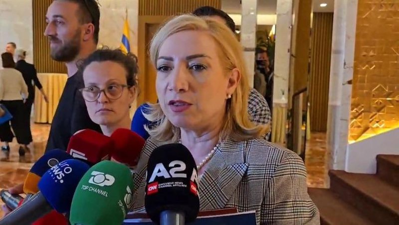 VIDEO/ “Kushtetuesja të mos lajthisë për rritjen e rrogës së gjyqtarëve”! Kryetarja pa mandat Zaçaj në largim tregon padashje se e kanë “kry” rritjen e pagave: Kufiri mbetet te kritika, jo te presioni