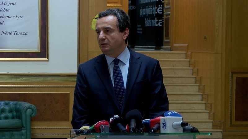 “Më gjeni një vend tjetër në Europë…”?! Gazetarja nxjerr blof Albin Kurtin “Më gjeni një vend tjetër në Europë…”?! Gazetarja nxjerr blof Albin Kurtin