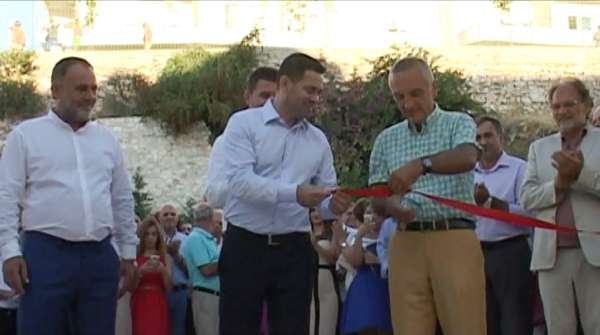 Skandali/ Gjyqtarja që I liroi burrin Argitës, Iliriana Olldashi, i ktheu pasuritë e sekustruara Klement Balilit, SPAK e “noterizoi” vendimin Skandali/ Gjyqtarja që I liroi burrin Argitës, Iliriana Olldashi, i ktheu pasuritë e sekustruara Klement Balilit, SPAK e “noterizoi” vendimin