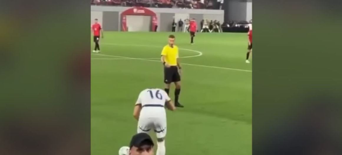 VIDEO/ U shtir sikur u godit nga tifozët në “Arenën Kombëtare”! Gënjeshtra e lojtarit të Serbisë