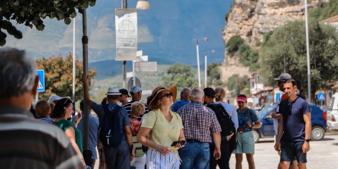 Shqiptarët, më optimistët në Ballkan! Eurobarometri: Serbët janë më të dëshpëruarit, urrejnë NATO dhe BE Shqiptarët, më optimistët në Ballkan! Eurobarometri: Serbët janë më të dëshpëruarit, urrejnë NATO dhe BE