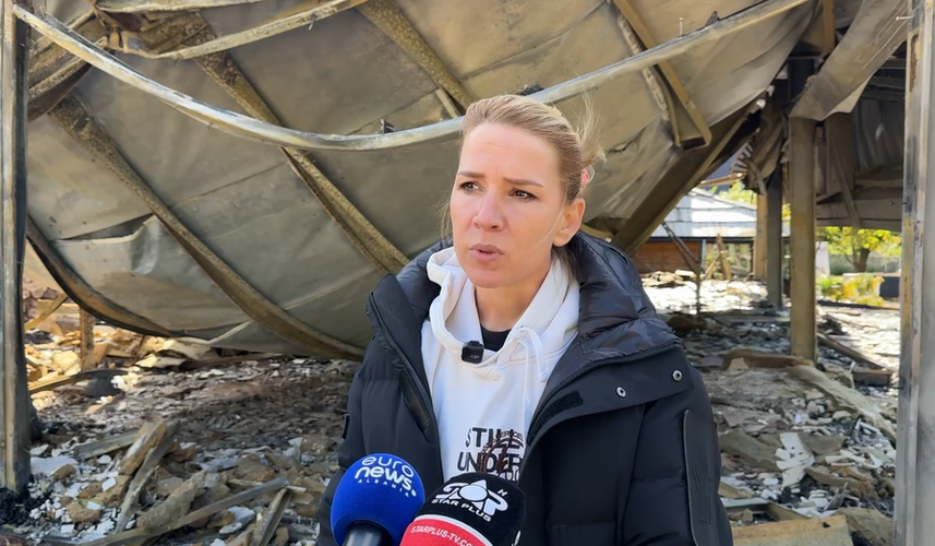 Dyshime për hakmarrje! Burri oficer i BKH-së, gruaja e ftuara e Ramës në podcast: Kush janë çifti Gjecaj që i’u dogj restoranti? Dyshime për hakmarrje! Burri oficer i BKH-së, gruaja e ftuara e Ramës në podcast: Kush janë çifti Gjecaj që i’u dogj restoranti?