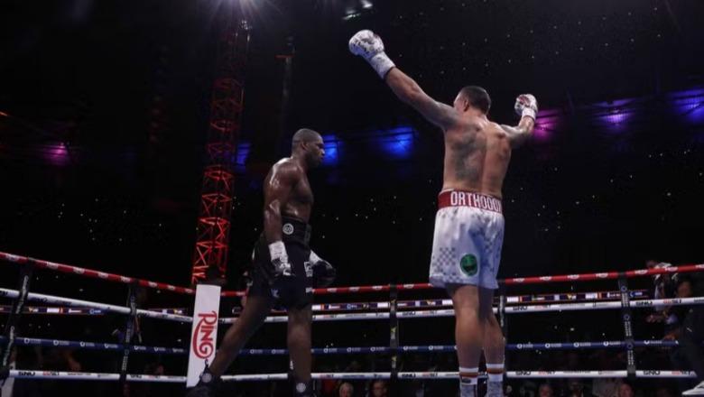 VIDEO/ Madhështori Oleksandr Usyk hedh ‘K.O’ Daniel Dubois: Bëhet përsëri kampion i padiskutueshëm bote VIDEO/ Madhështori Oleksandr Usyk hedh ‘K.O’ Daniel Dubois: Bëhet përsëri kampion i padiskutueshëm bote
