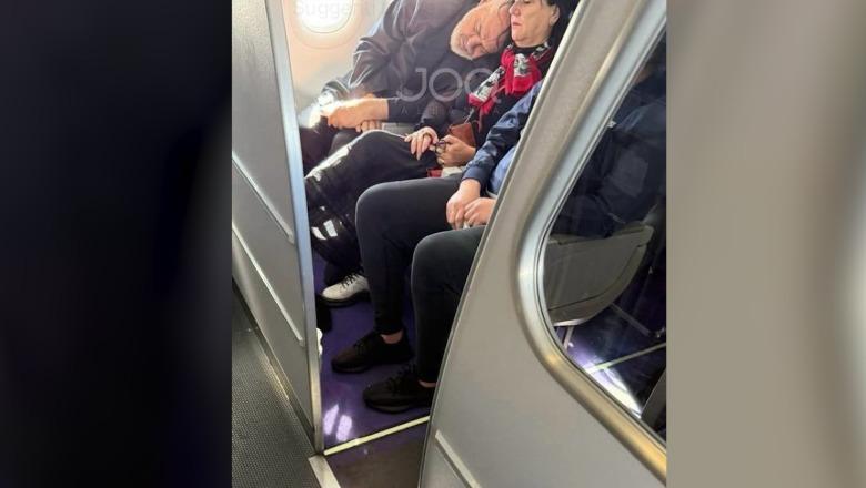 FOTOLAJM/ Opozita insiston se kryeministri fluturon me charter, Rama fotografohet me familjen në “economy class”