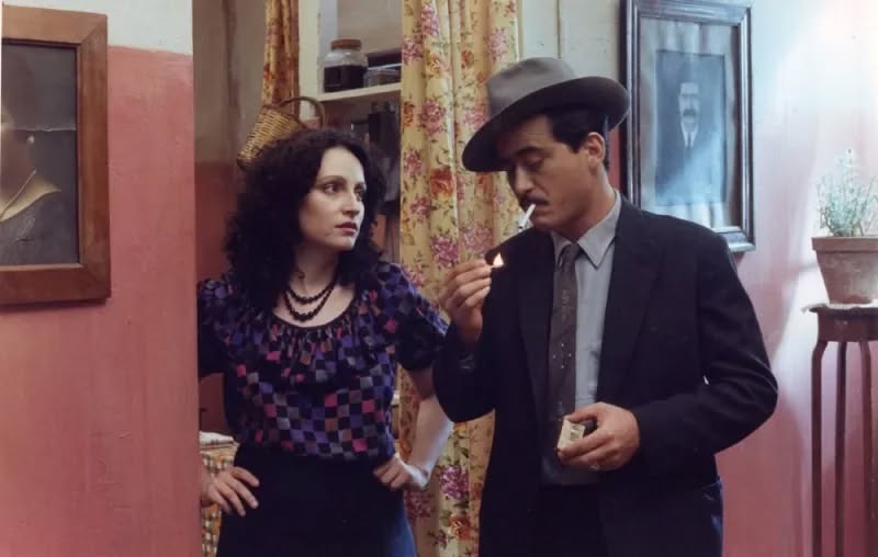 Historia e këngës “Mëma ime Greqi, Majmun ciganësh” dhe krahasimi me realitetin e Shqipërisë Historia e këngës “Mëma ime Greqi, Majmun ciganësh” dhe krahasimi me realitetin e Shqipërisë