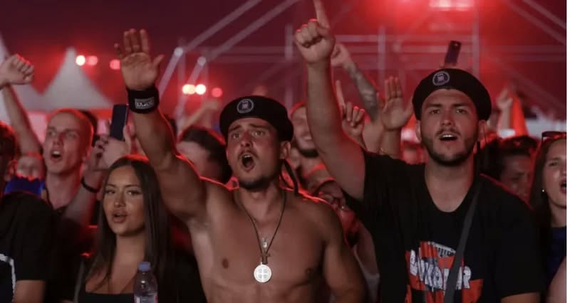 “Dëgjoni, çetnike serbë, dora jonë do t’iu arrijë edhe në Serbi”! Koncerti në Zagreb, që ka trazuar Europën “Dëgjoni, çetnike serbë, dora jonë do t’iu arrijë edhe në Serbi”! Koncerti në Zagreb, që ka trazuar Europën