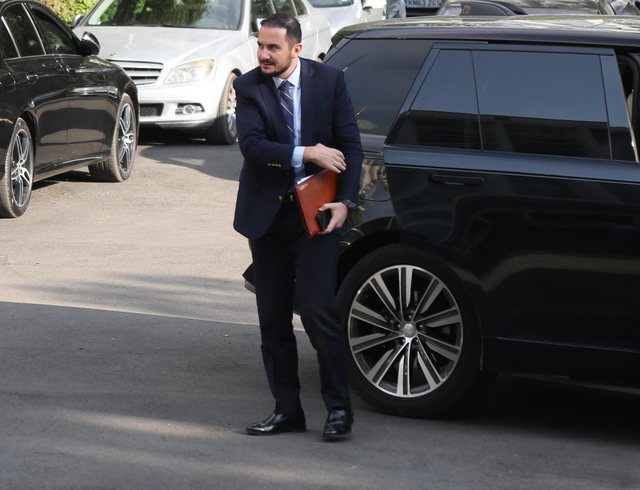 Ervin Saljanji rrëfen “kalvarin” e burgut: Lahesha me kanaçe, shihja në një TV të vogël! Asnjë fjalë si mbinë flokët dhe si i’u drejtua hunda në ato kushte “çnjerzore”?