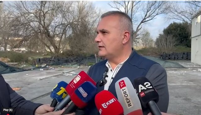 Kërcënohet drejtori i IKMT Shkodër, i vendosin kurorë me lule në portën e banesës