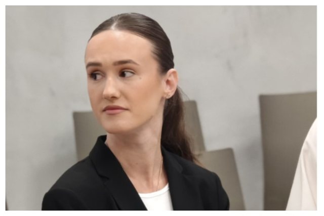 Kush është Kleana Xhuveli, “motra” e Adriatik Lapaj që mori mandatin e deputetes Kush është Kleana Xhuveli, “motra” e Adriatik Lapaj që mori mandatin e deputetes