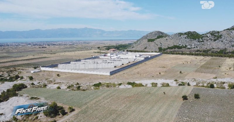 Deklaruan se tentoi vetëvrasjen! Prokuroria merr të pandehur 6 gardianë: Rrahën për vdekje të burgosurin në burgun e Reçit Deklaruan se tentoi vetëvrasjen! Prokuroria merr të pandehur 6 gardianë: Rrahën për vdekje të burgosurin në burgun e Reçit