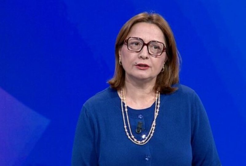 Dhurata Çupi jashtë parlamentit por me dashuri për shokun Sali: Në PD riformatim, por të mos ikë Berisha! S’kemi liderë