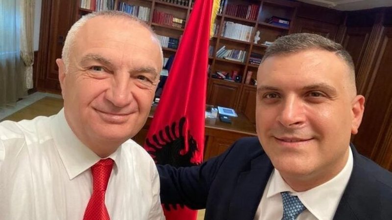 Doli dhe një “prokurori” i ri nga LRI, Tedi Blushi: Tërhiqem nga politika nëse në dosjen e tij ka shkelje penale, la Monikën vetëm për kartat e … Doli dhe një “prokurori” i ri nga LRI, Tedi Blushi: Tërhiqem nga politika nëse në dosjen e tij ka shkelje penale, la Monikën vetëm për kartat e …