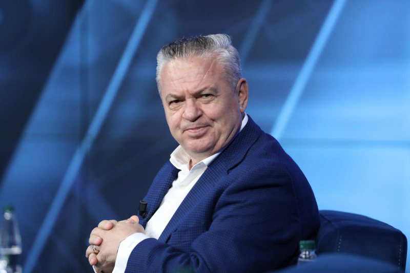 Myslim Murrizi: Për ata qelbanikë dhe fundërrina që më kërkojnë llogari, pse nuk flisja kur PD ishte në pushtet Myslim Murrizi: Për ata qelbanikë dhe fundërrina që më kërkojnë llogari, pse nuk flisja kur PD ishte në pushtet