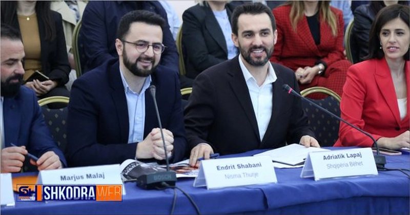 Nuk është daja i Endrit: Kush e merr mandatin e Lapajt në Tiranë? Nuk është daja i Endrit: Kush e merr mandatin e Lapajt në Tiranë?