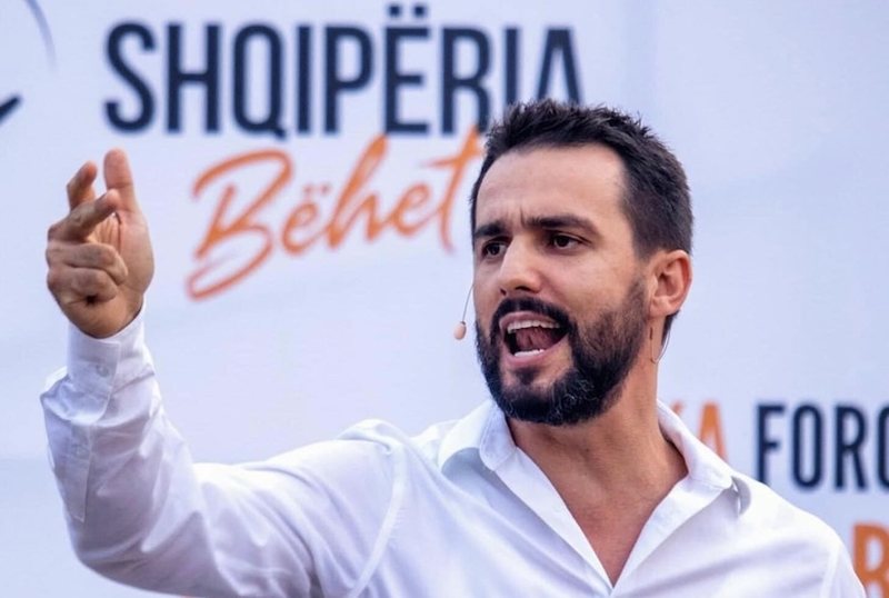 Mandati i kaloi vajzës së tezes, Adriatik Lapaj kërkon anulimin e vendimit: Më takon mua Mandati i kaloi vajzës së tezes, Adriatik Lapaj kërkon anulimin e vendimit: Më takon mua