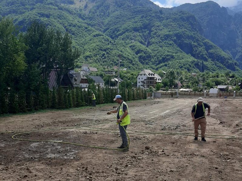 Pas shembjeve masive, pastrohet Thethi dhe mbillet me bar Pas shembjeve masive, pastrohet Thethi dhe mbillet me bar