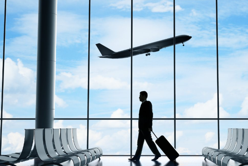 BE ndryshon rregullat për fluturimet: Ujin dhe parfumet me sasi pakufizim mund t`i mbash në çantat e dorës BE ndryshon rregullat për fluturimet: Ujin dhe parfumet me sasi pakufizim mund t`i mbash në çantat e dorës