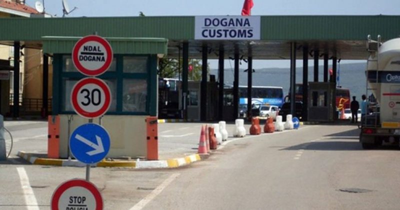 Gjoba për mosdeklarimin e parasë fizike në kufi! Doganat: Plotësoni formularin për çdo shumë mbi 10 mijë euro