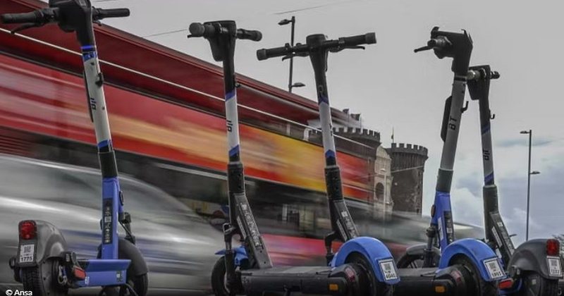 Italia miraton rregullat e reja për monopatinat: Targë e detyrueshme, kaskë dhe shpejtësi e kufizuar