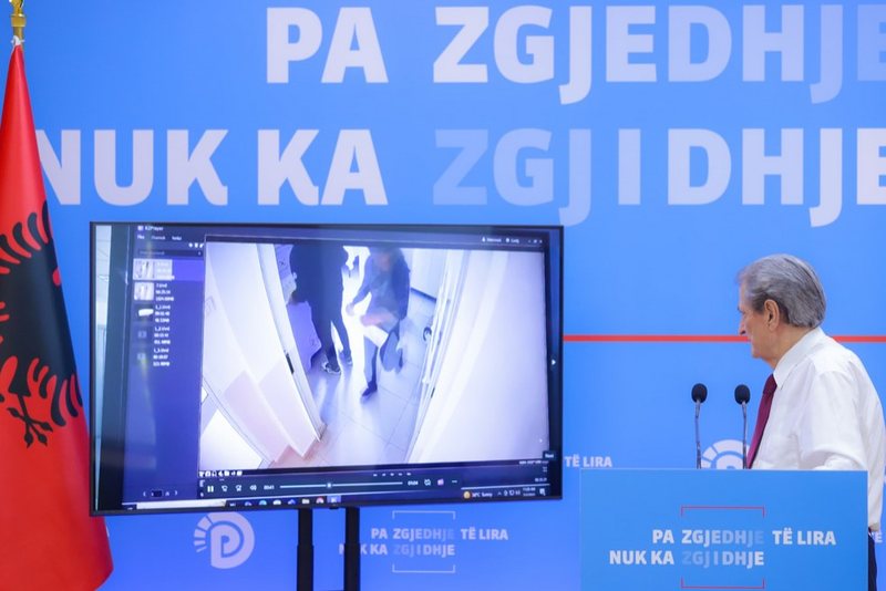 Pasi uron Donald Trump, që priste me “padurim” urimin e Saliut për festën e SHBA, Berisha denoncon një rast votimi familjar