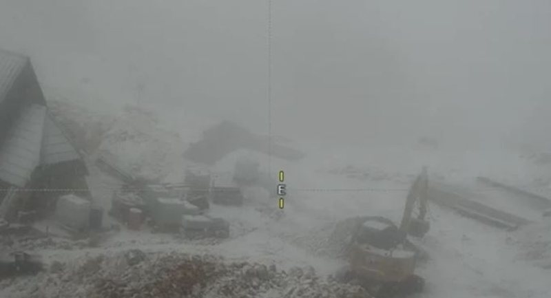 Sllovenia zbardhet nga bora në mes të verës Sllovenia zbardhet nga bora në mes të verës