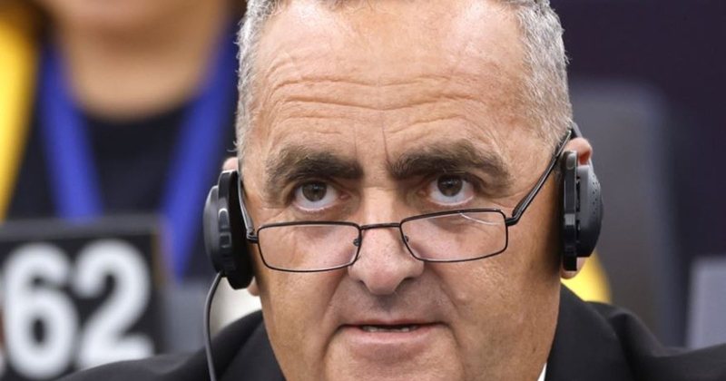 “Grekari” i sajuar Fredi Beleri nuk heq dorë nga Himara “Grekari” i sajuar Fredi Beleri nuk heq dorë nga Himara