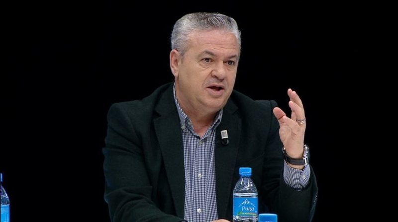 Myslim Murrizi: PD ka rënë në qetësi pasi vemjet siguruan një karrike të qelbur në Parlament, Berisha do nisë “revolucionin” në shtator me këlyshët e Sorosit dhe servilët Myslim Murrizi: PD ka rënë në qetësi pasi vemjet siguruan një karrike të qelbur në Parlament, Berisha do nisë “revolucionin” në shtator me këlyshët e Sorosit dhe servilët