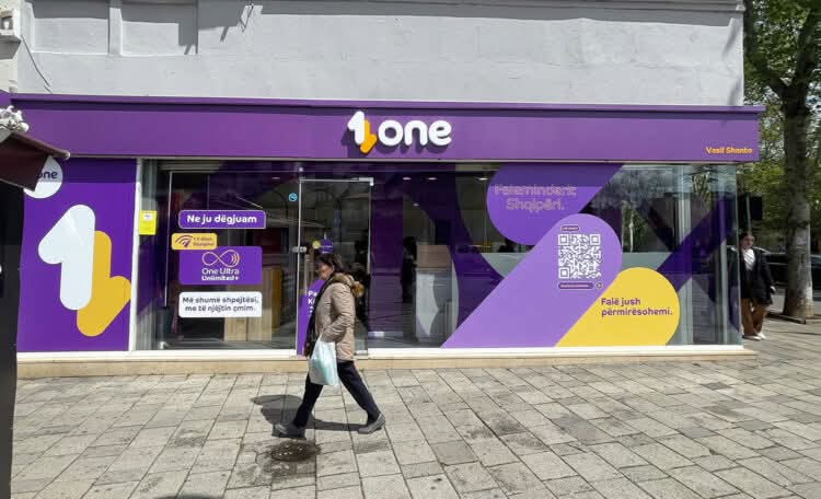 Thellohet sandali i kompanisë “One”, me skemën e mashtrimit ndaj partnerëve të saj! 4iG merr masa, sjell mbikëqyrësit hungarez në kompani! Thellohet sandali i kompanisë “One”, me skemën e mashtrimit ndaj partnerëve të saj! 4iG merr masa, sjell mbikëqyrësit hungarez në kompani!