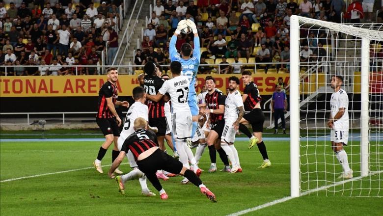 Një penallti “shuan” Shkëndijën e Tetovës, Qarabag fiton 0-1 në Shkup! Kualifikimi vendoset në sfidën e kthimit Një penallti “shuan” Shkëndijën e Tetovës, Qarabag fiton 0-1 në Shkup! Kualifikimi vendoset në sfidën e kthimit