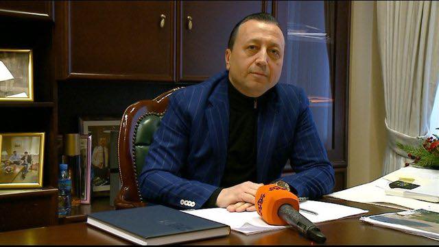 Ca të vërteta për Lul Morinën nga ish deputeti Murrizi: Liria e kujdo individi qoftë ky edhe gazetar mbaron aty ku shkelet liria e tjetrit! Ca të vërteta për Lul Morinën nga ish deputeti Murrizi: Liria e kujdo individi qoftë ky edhe gazetar mbaron aty ku shkelet liria e tjetrit!