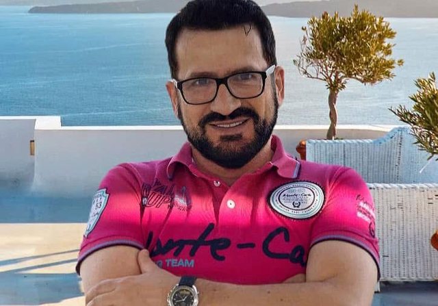 Një akademi për “barinjtë” e hoteleve që duan turizëm elitar por shërbejnë si… lopçar