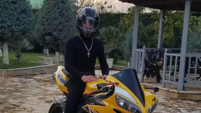 Vdiq pas një aksidenti tragjik në Fier, postimi prekës i 38-vjeçarit për pasionin ndaj motorëve: Të dua, por më premto që s’do më vrasësh