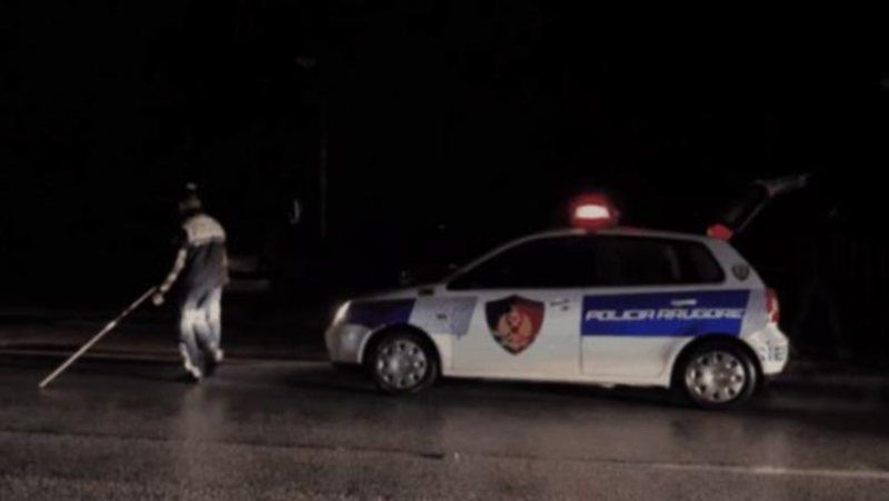 Po shkonte të merrte shërbimin, përplaset në vijat e bardha efektivi në Shkodër Po shkonte të merrte shërbimin, përplaset në vijat e bardha efektivi në Shkodër