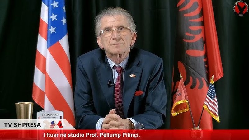 VIDEO/ Pëllumb Pilinçi me 13 ministrat “shpall” qeverinë në Vlorë si Ismail Qemali në 1912