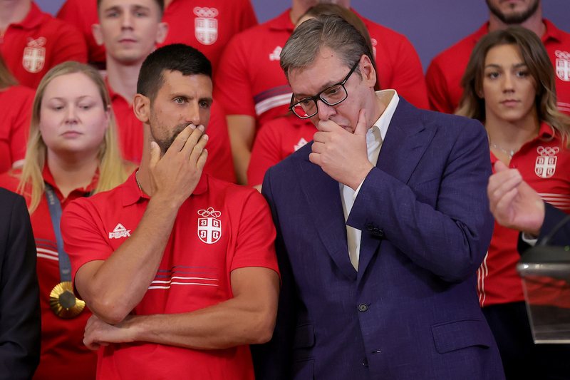 Nga hero kombëtar në tradhtar: Përballja e papritur e Novak Gjokoviçit me regjimin e Beogradit Nga hero kombëtar në tradhtar: Përballja e papritur e Novak Gjokoviçit me regjimin e Beogradit