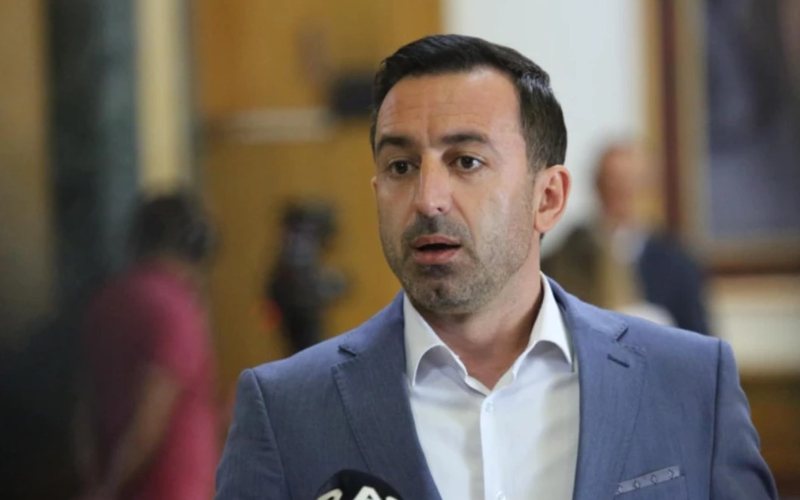 PROFILI/ Kush është kryetari i ri i Kuvendit të Kosovës?