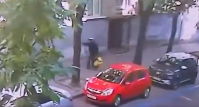 VIDEO/ Momenti shokues kur ish-kryetari i Parlamentit të Ukrainës u qëllua për vdekje VIDEO/ Momenti shokues kur ish-kryetari i Parlamentit të Ukrainës u qëllua për vdekje